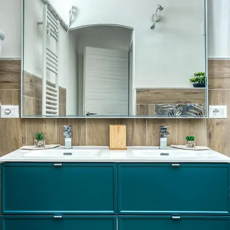 Moro Grand Trastevere 3br & Parking Lägenhet Rom